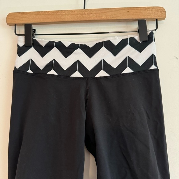 Lululemon Run: For Your Life Crop Leggings size 4 - Picture 3 of 9